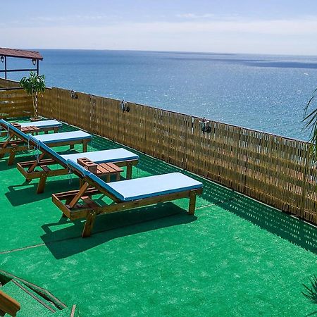 Sea View Apartments Odessa Buitenkant foto