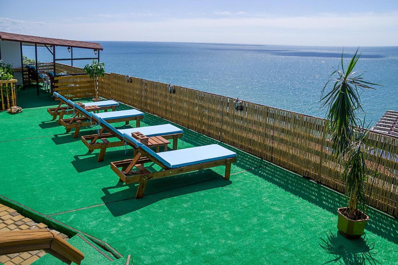 Sea View Apartments Odessa Buitenkant foto