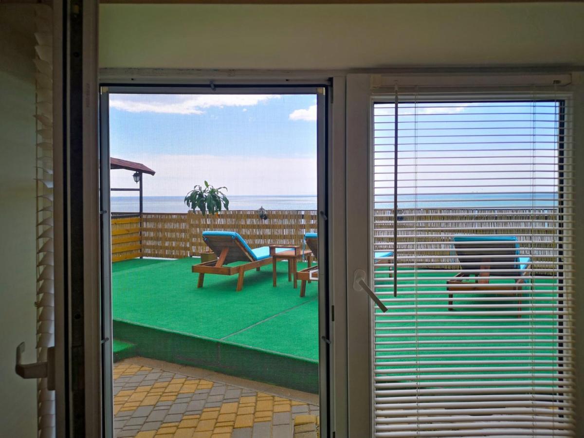 Sea View Apartments Odessa Buitenkant foto