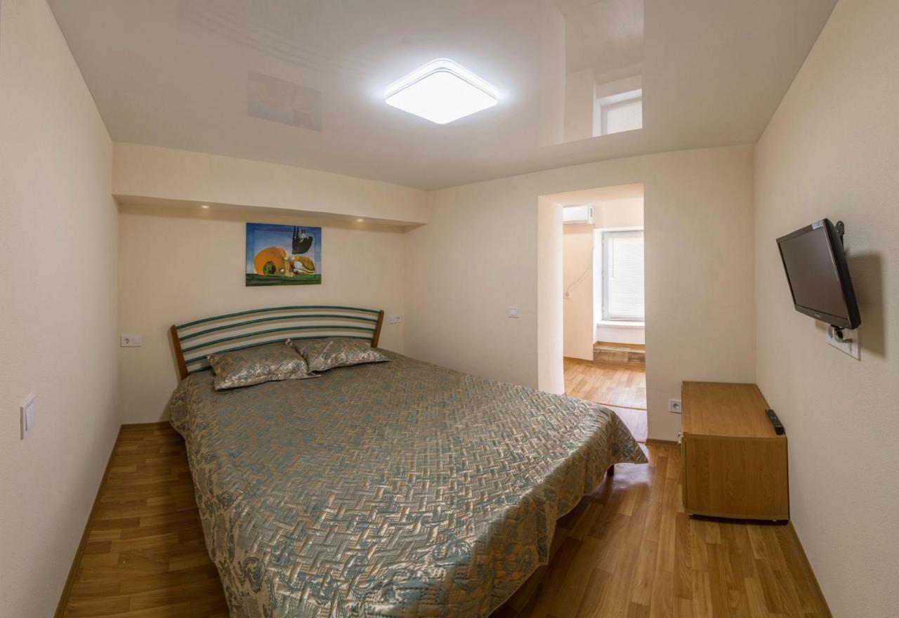 Sea View Apartments Odessa Buitenkant foto